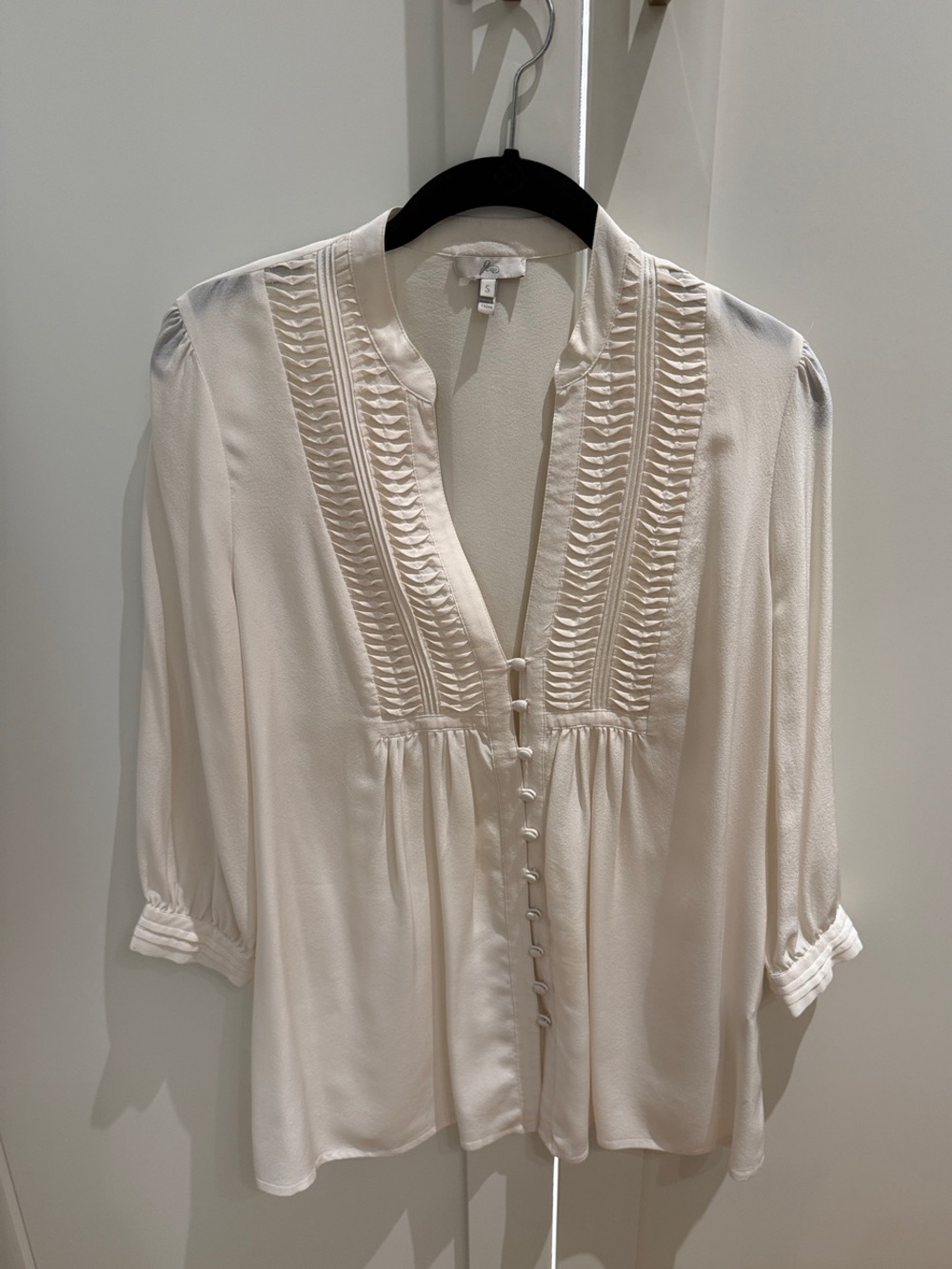Women's Cream Button-Front Pintuck Blouse